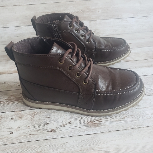 Children's Place Toddler Boys Lace Up Boots- Brown - Picture 2 of 6